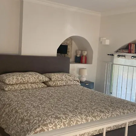 Mentone, A 80 Mt Dal Mare