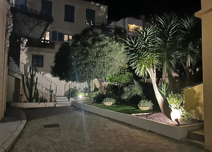 Mentone, A 80 Mt Dal Mare Апартаменты Ментона